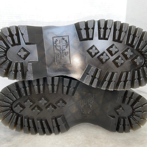 DR. MARTENS White 1460 Pascal Max Boots - Picture 6 of 14